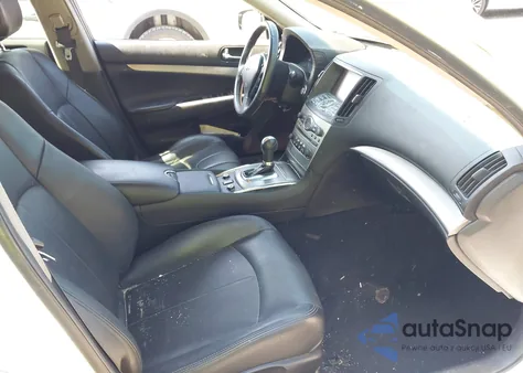 2015 Infiniti Q40 z USA, uszkodzony, nr VIN JN1CV6AR0FM650403